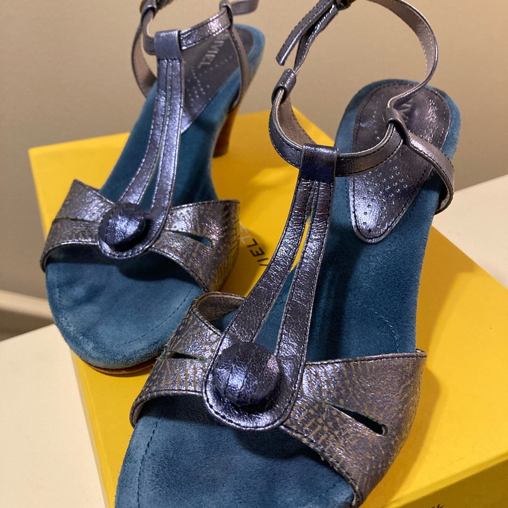 Biviel Sandals- blue size 38